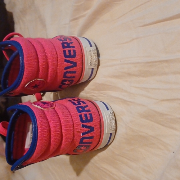 💜5/$25.00💜 Converse size 8 kids - Picture 2 of 4